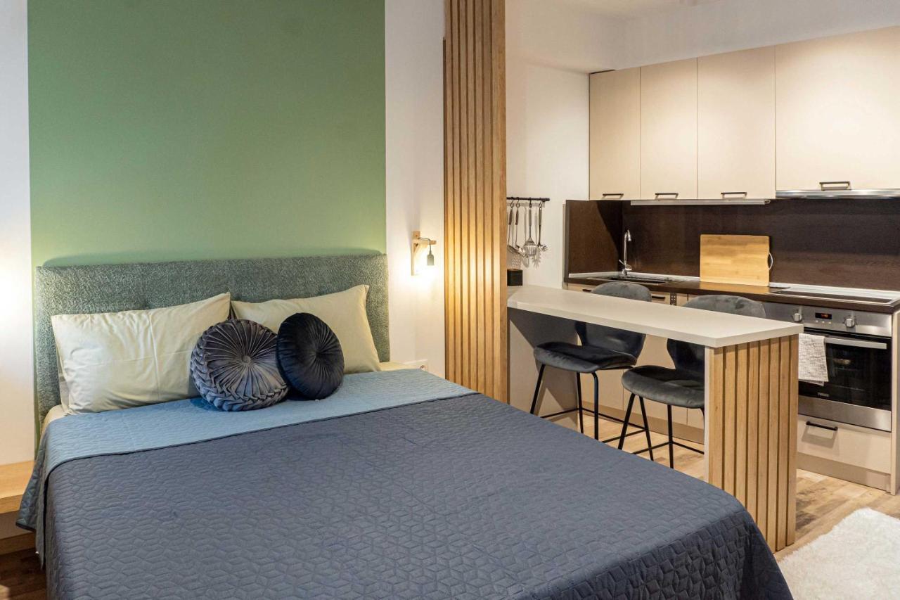 Apartment Centre *